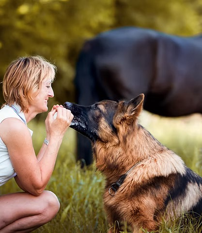 Gabriele Andre mit Hund und Pferd